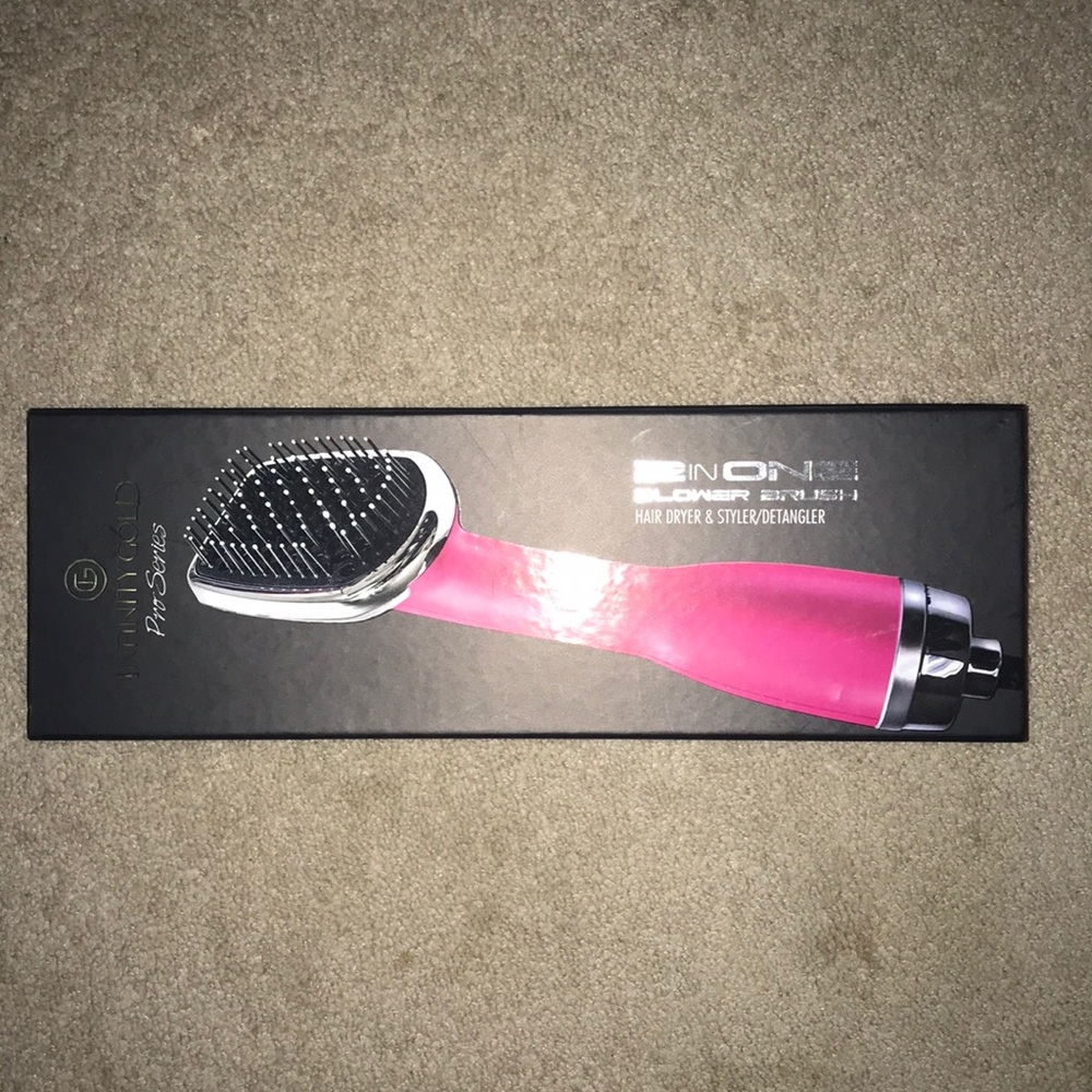 Blower brush/ hair dryer and styler detangler